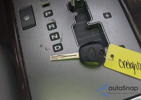 2010 Hyundai Azera Limited z USA, uszkodzony, nr VIN KMHFC4DF3AA451132